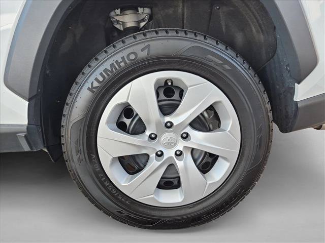 Used 2024 Toyota RAV4 LE AWD/4WD image 23