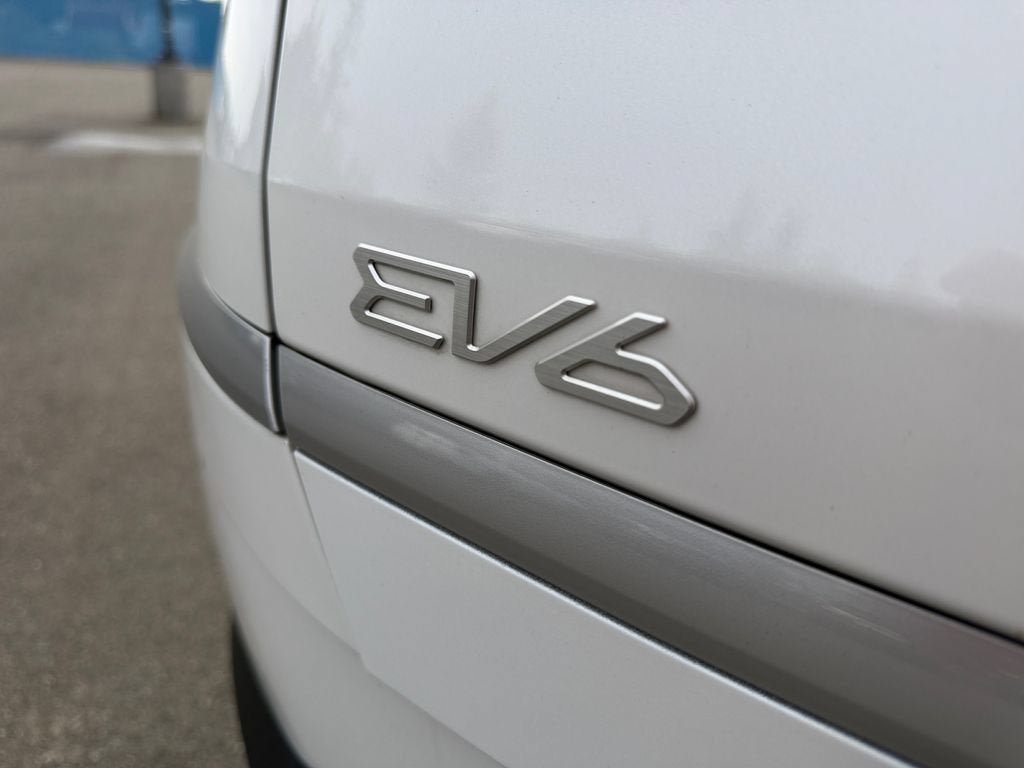 Used 2024 Kia EV6 Light AWD/4WD image 29