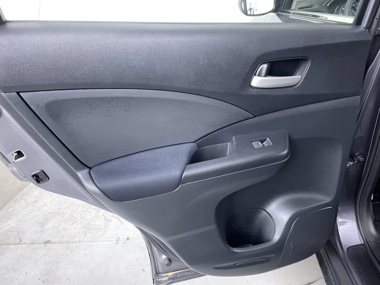 Used 2016 Honda CR-V LX image 18
