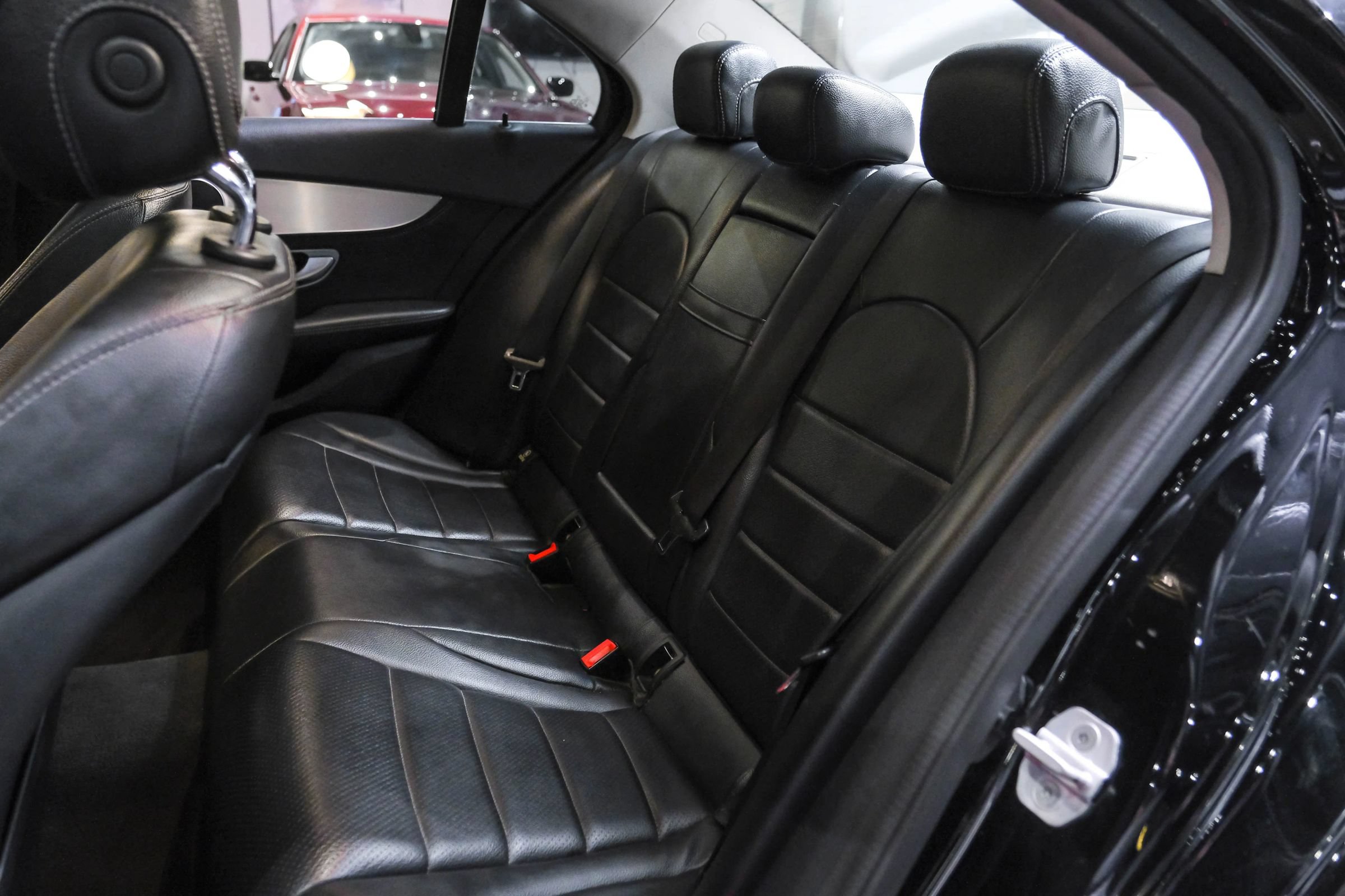 Used 2015 Mercedes-Benz C 300 Sedan image 32
