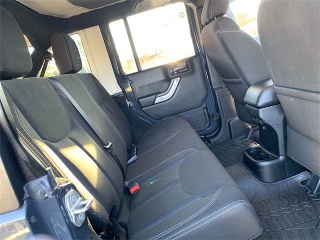 Used 2017 Jeep Wrangler Unlimited Sahara w/ Connectivity Group image 12