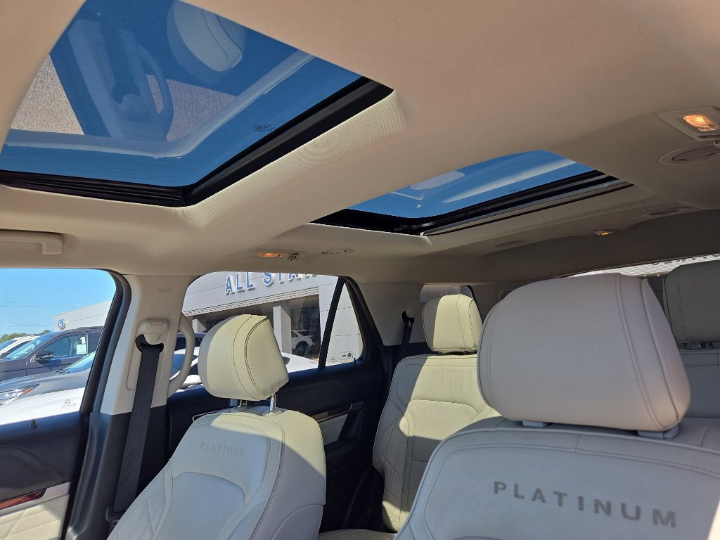 Used 2017 Ford Explorer Platinum AWD/4WD image 38