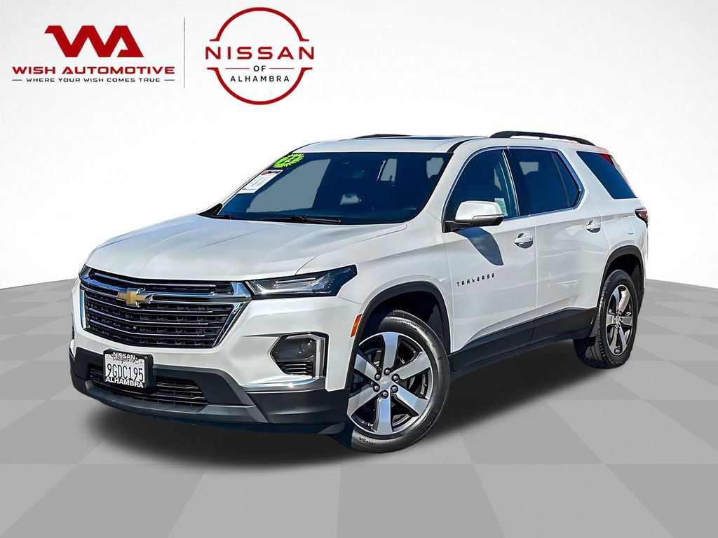 Used 2023 Chevrolet Traverse LT w/ LT Premium Package FWD image 2