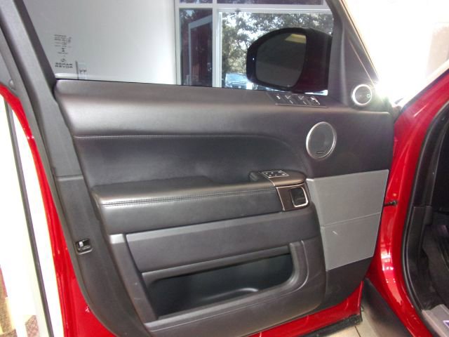 Used 2016 Land Rover Range Rover Sport HSE image 8