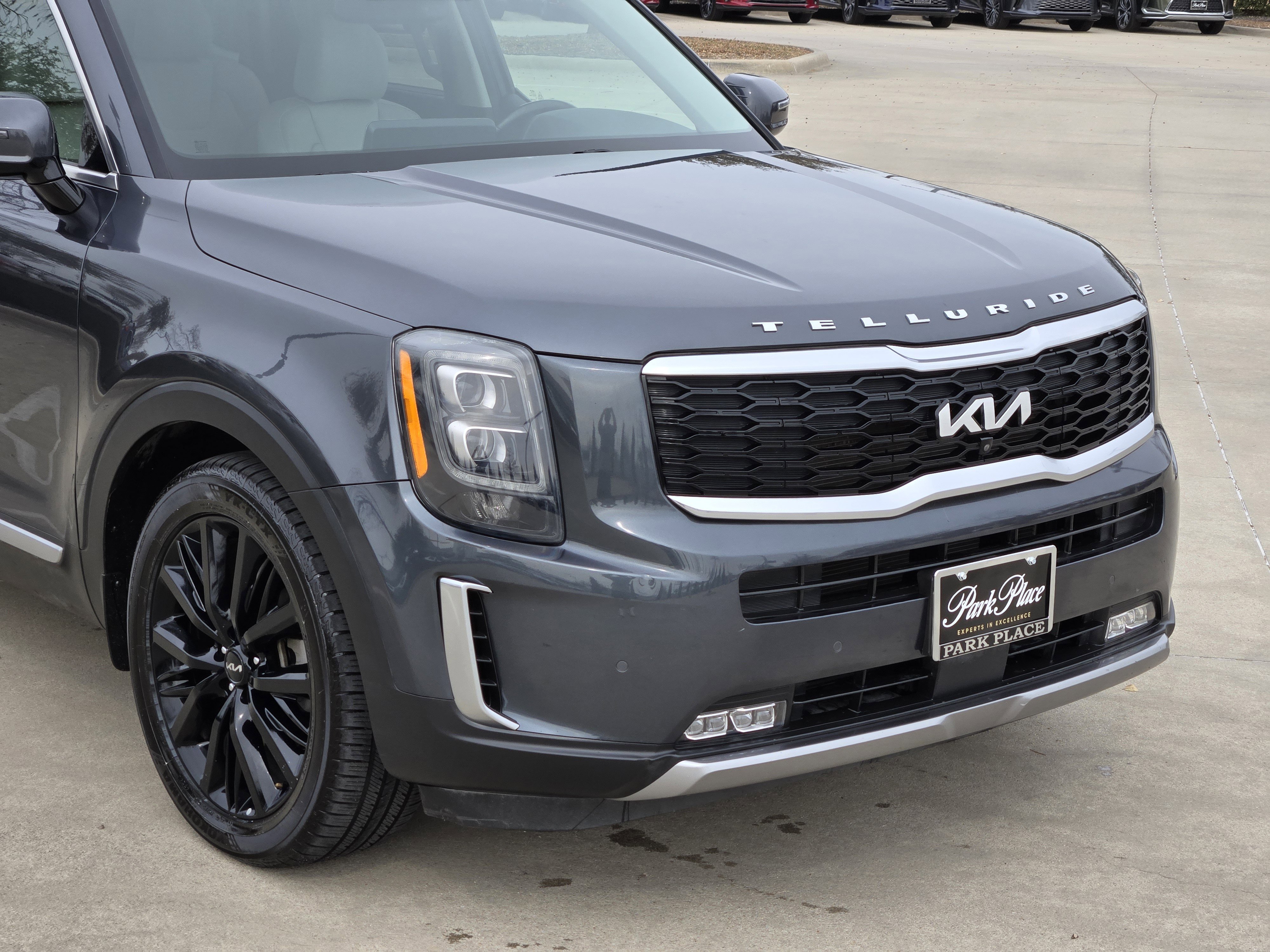 Used 2022 Kia Telluride SX w/ Towing Package image 7