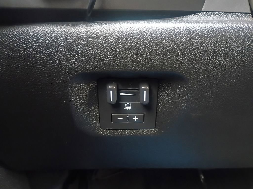 Used 2011 Chevrolet Silverado 2500 LT w/ Suspension Package, Off-Road AWD/4WD image 10