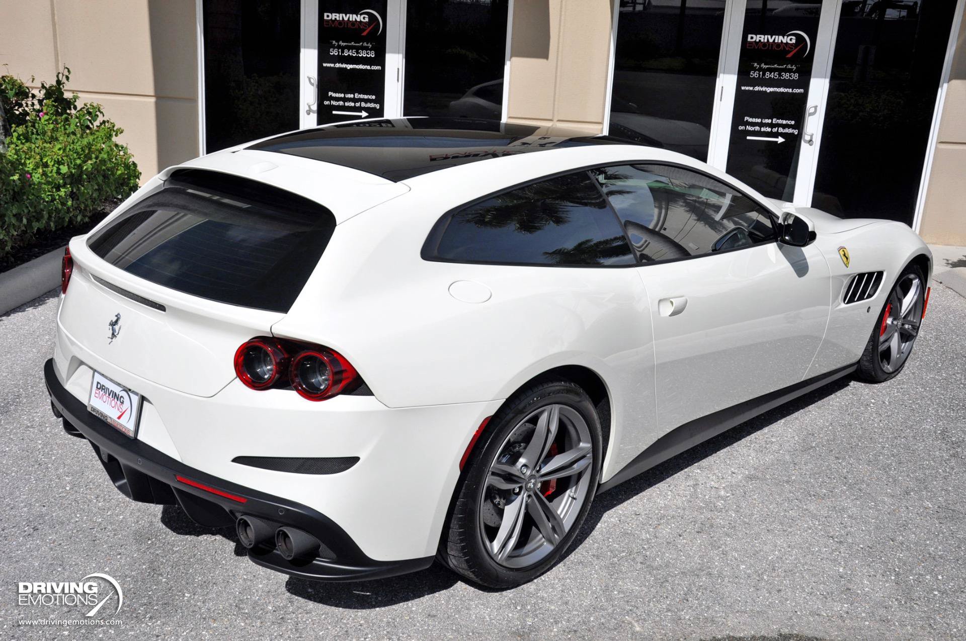 Used 2017 Ferrari GTC4Lusso AWD/4WD image 19