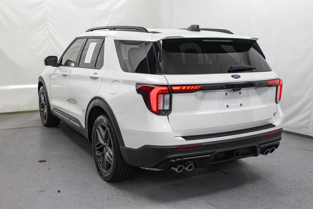 Used 2025 Ford Explorer ST AWD/4WD image 5