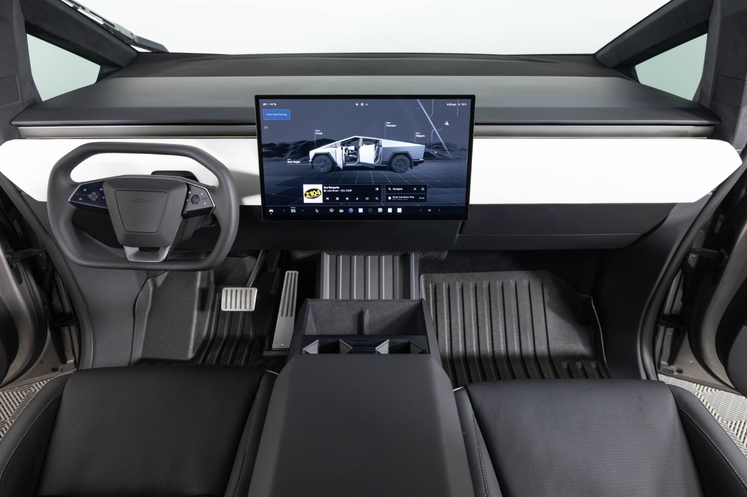 Used 2024 Tesla Cybertruck AWD Crew Cab image 33