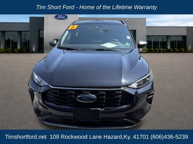 Used 2025 Ford Escape ST-Line AWD/4WD image 2