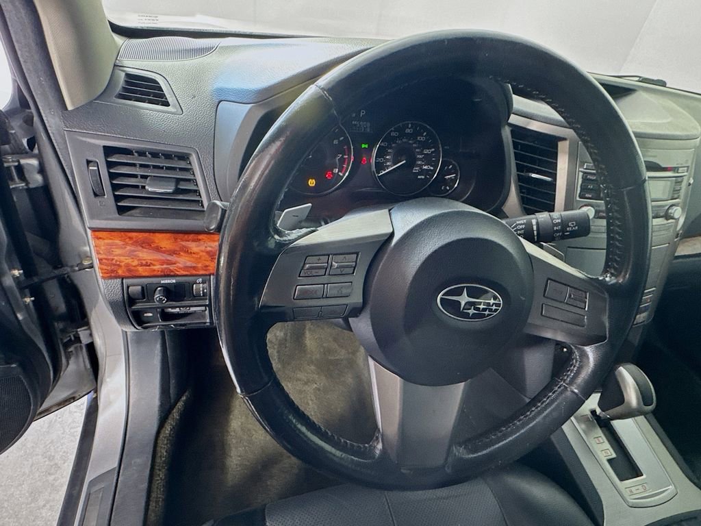 Used 2011 Subaru Outback 2.5i Limited image 11