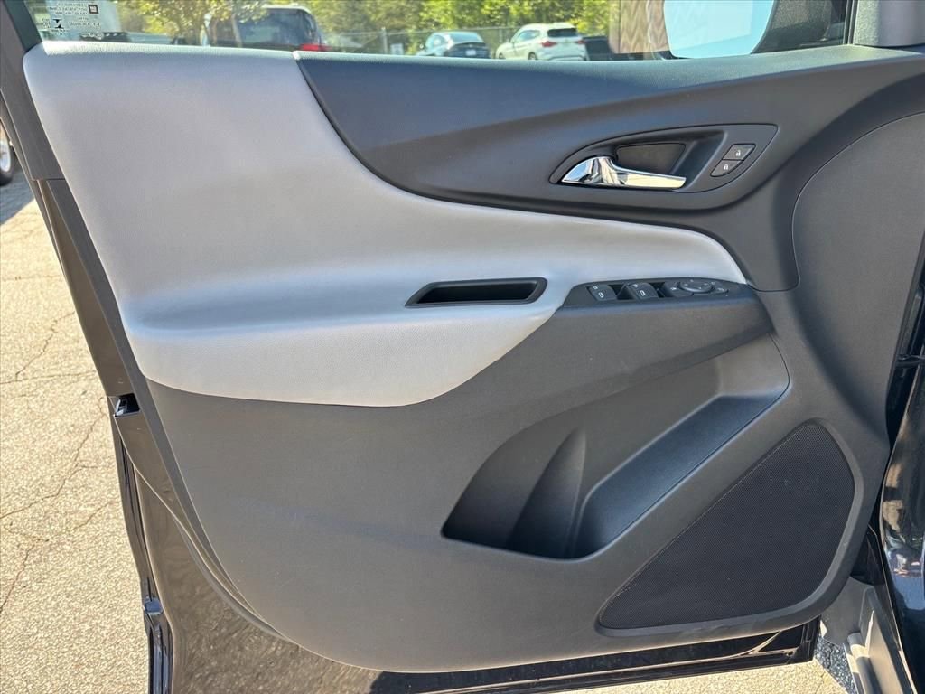 Used 2023 Chevrolet Equinox LS w/ Midnight Edition FWD image 9