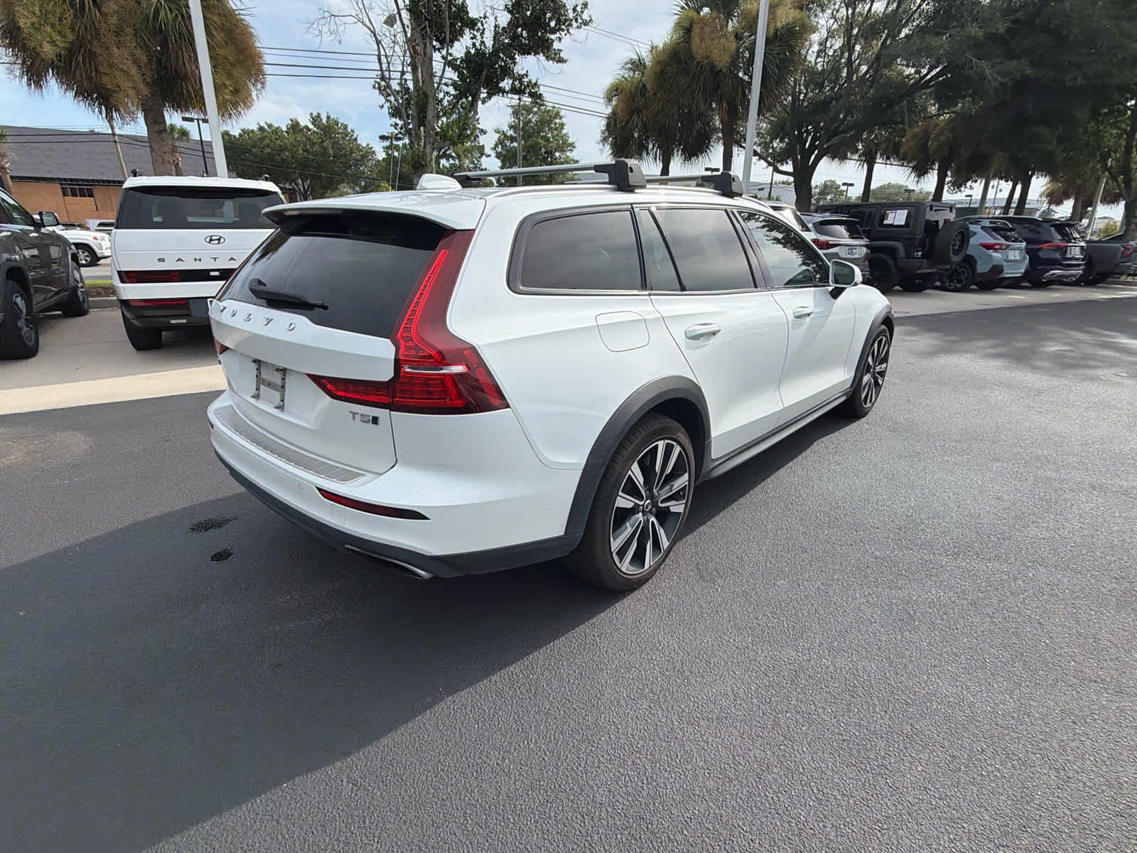 Used 2021 Volvo V60 T5 Cross Country w/ Climate Package AWD/4WD image 15