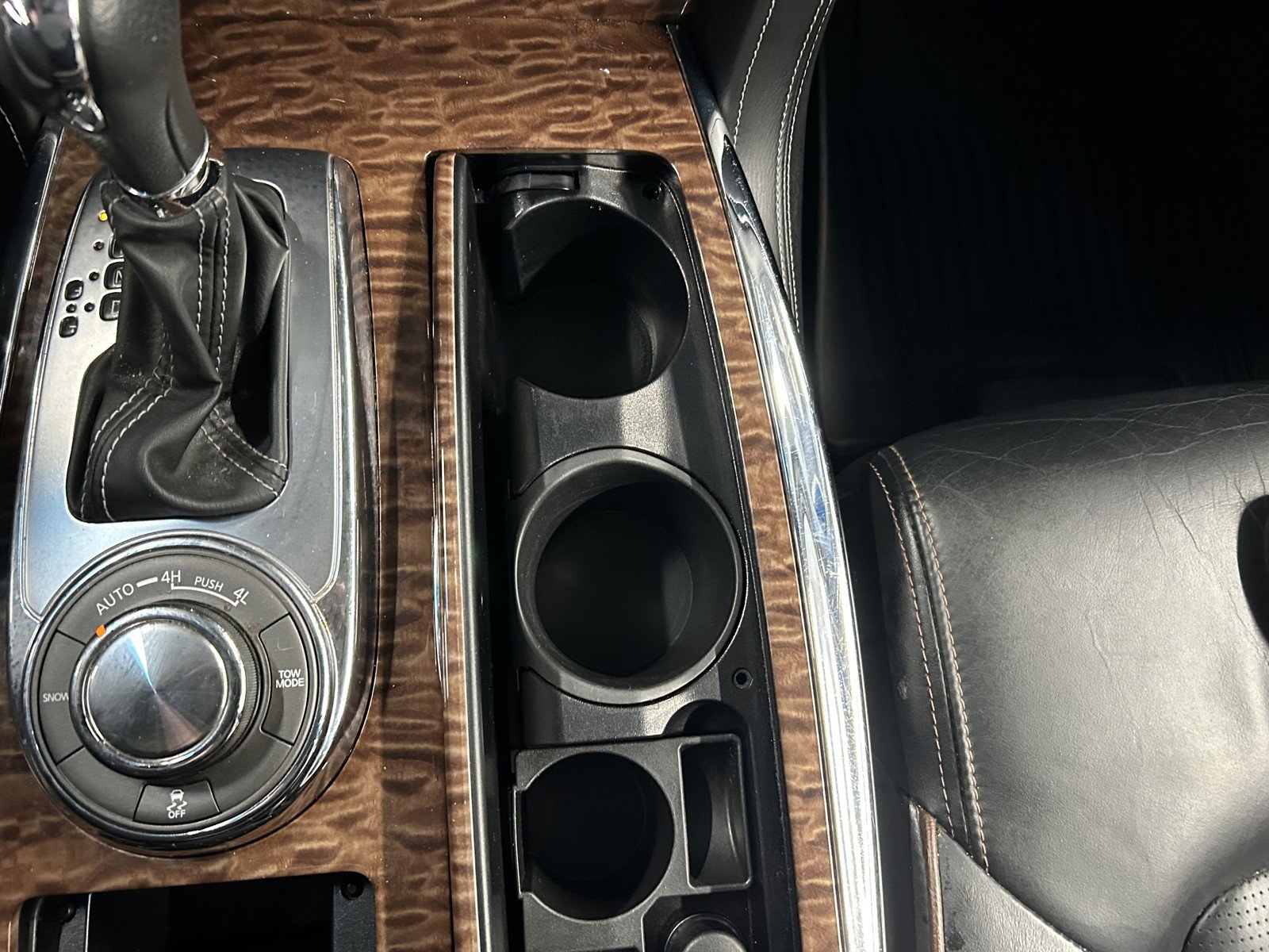 Used 2017 Nissan Armada Platinum image 40