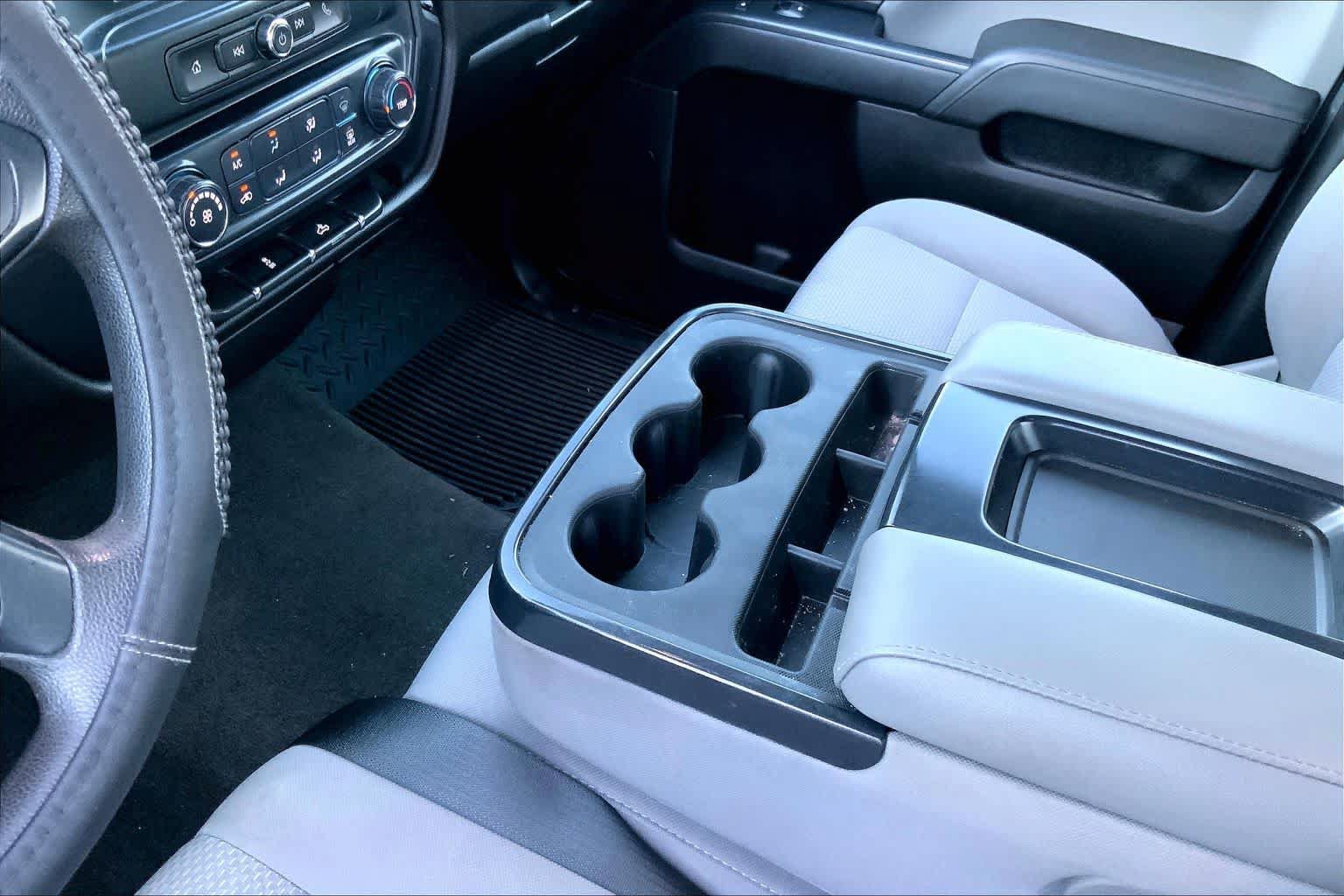 Used 2018 Chevrolet Silverado 1500 Custom w/ Custom Value Package RWD image 16