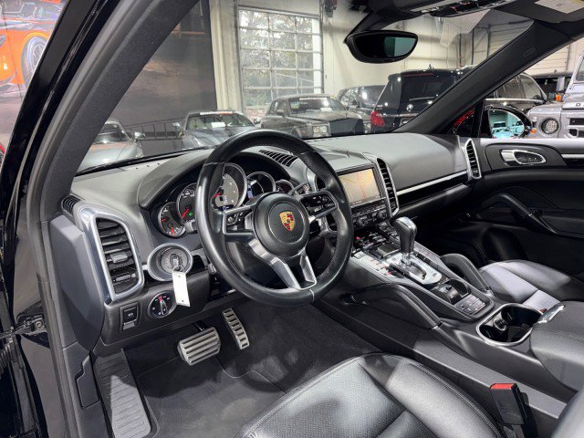 Used 2015 Porsche Cayenne S image 48