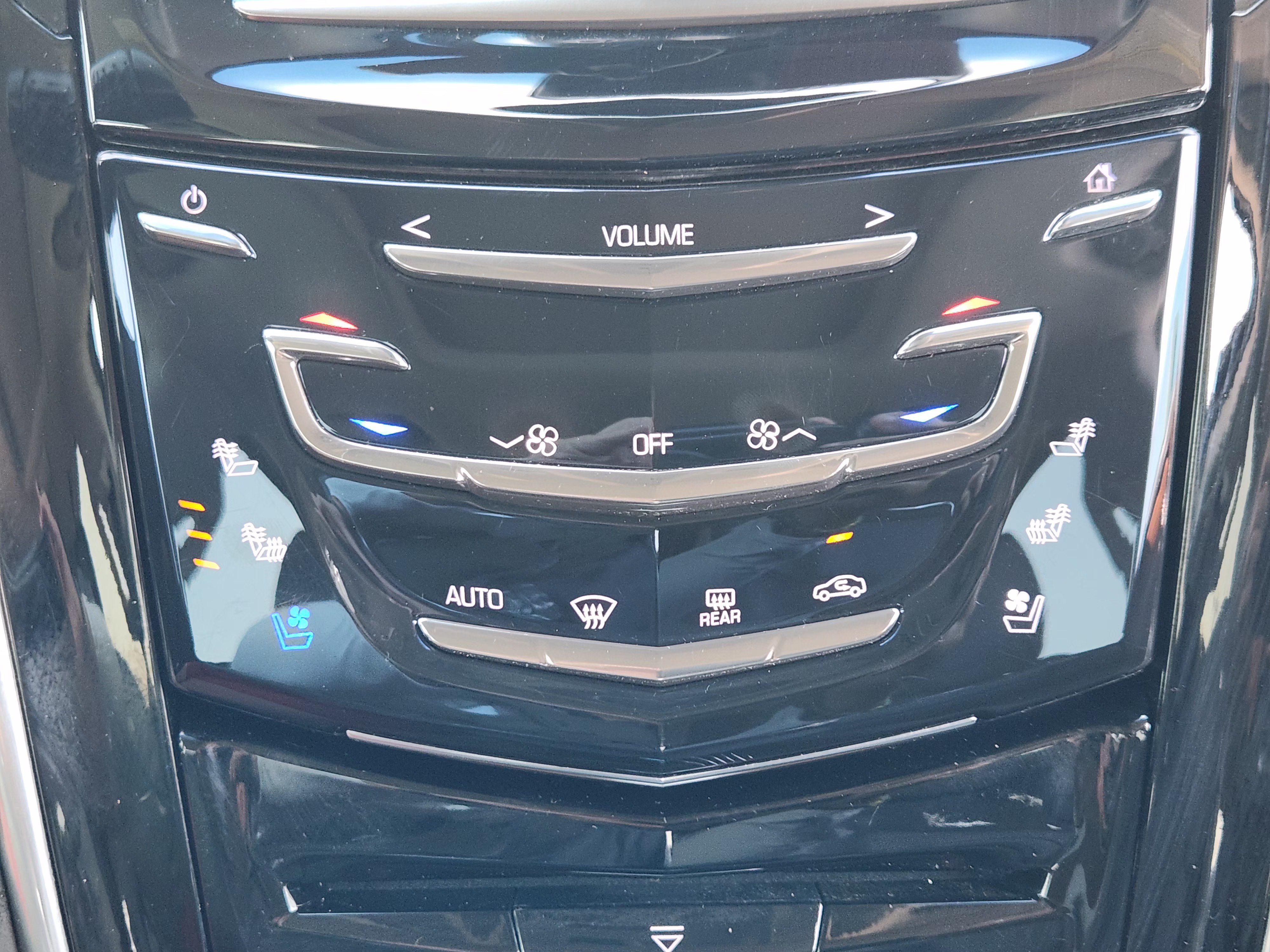 Used 2019 Cadillac Escalade Premium Luxury w/ Escalade Sport Edition RWD image 19