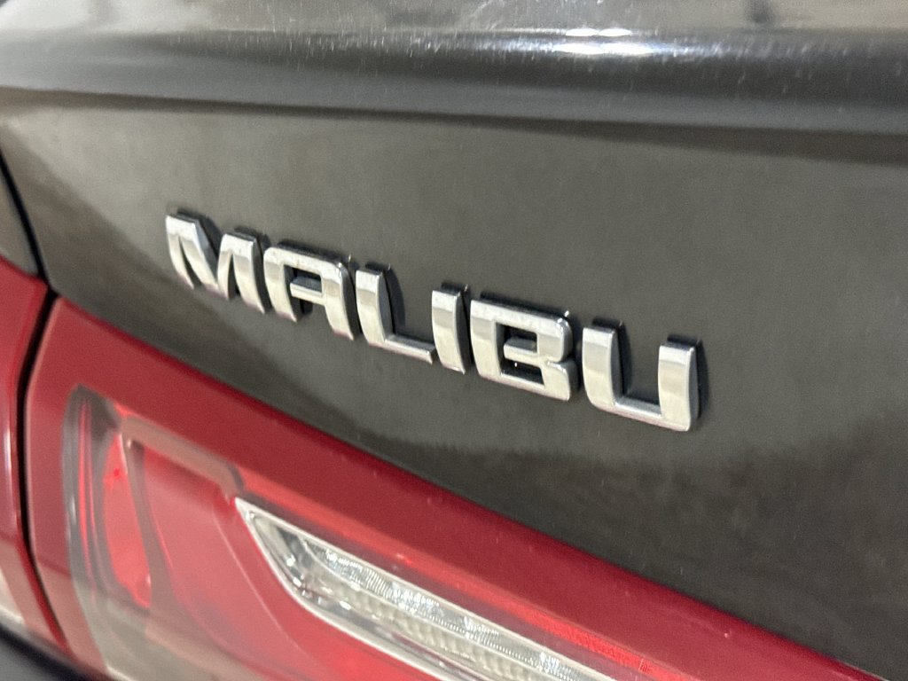 Used 2021 Chevrolet Malibu LT FWD image 26
