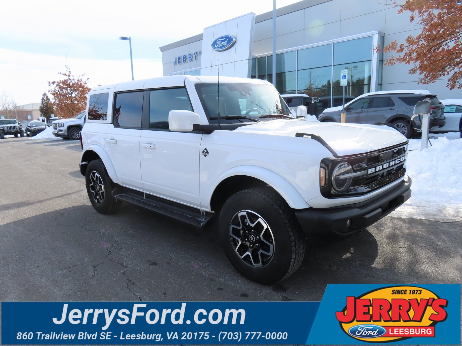 Used 2025 Ford Bronco Outer Banks image 1