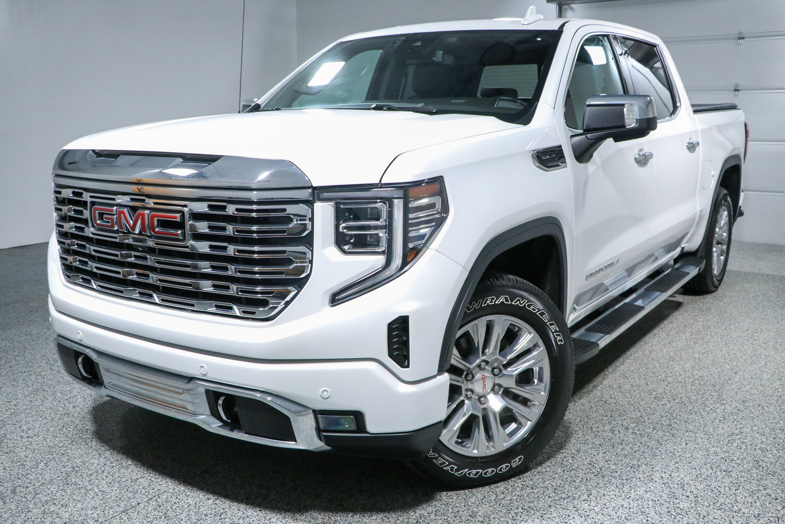 Used 2023 GMC Sierra 1500 Denali AWD/4WD image 34