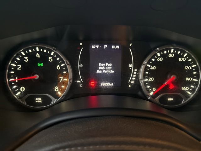 Used 2017 Jeep Renegade Latitude FWD image 8