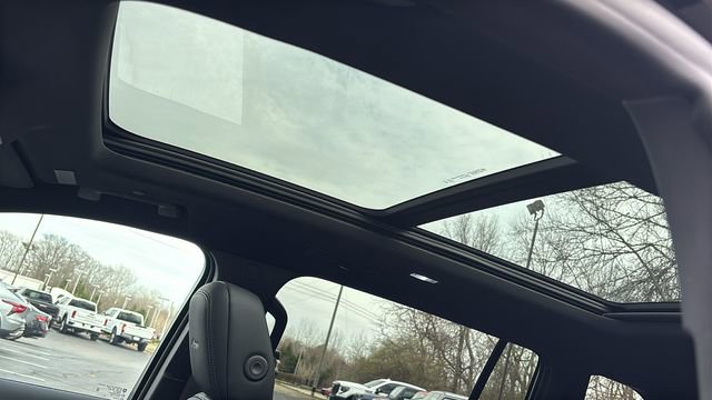 Used 2026 Buick Enclave Avenir w/ Super Cruise Package AWD/4WD image 11