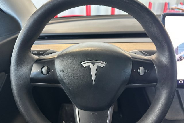 Used 2021 Tesla Model Y Long Range AWD/4WD image 26