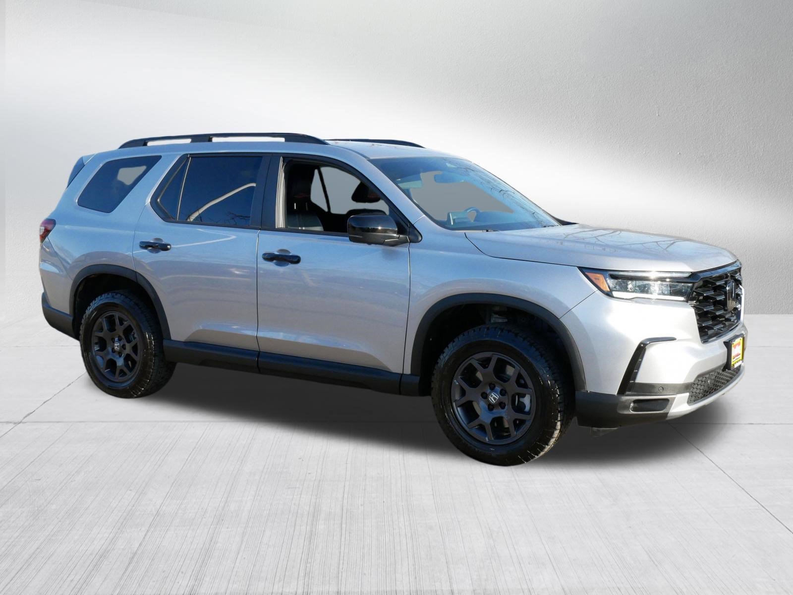 Certified 2025 Honda Pilot TrailSport image 8