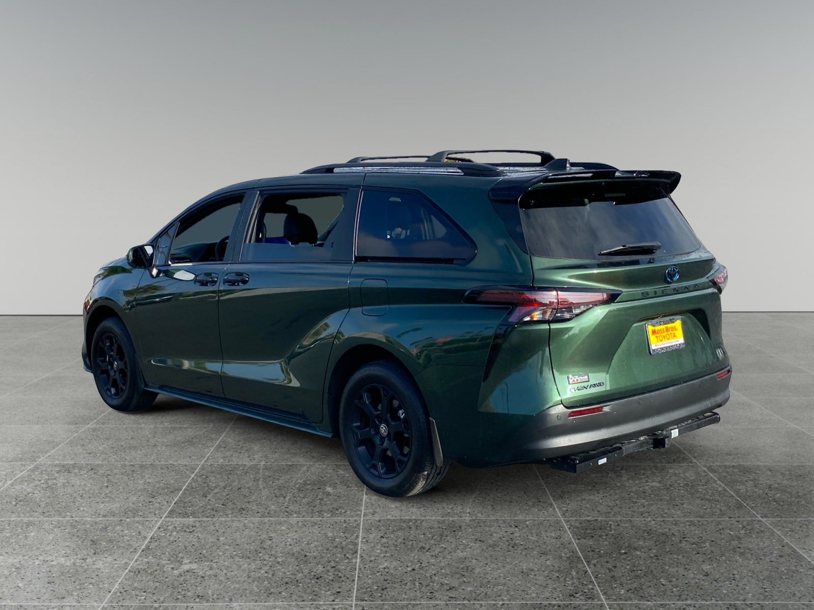Used 2025 Toyota Sienna XLE Woodland Edition AWD/4WD image 3