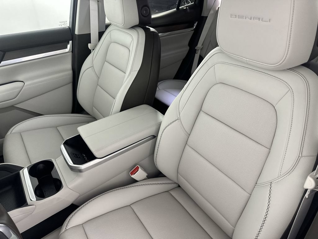 New 2027 GMC Terrain Denali w/ LPO, Floor Liner Package AWD/4WD image 22