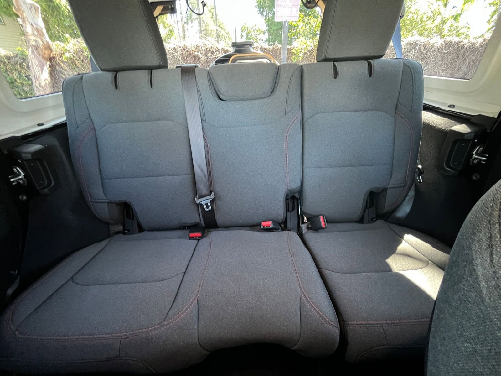 Used 2025 Jeep Wrangler Unlimited Rubicon image 37