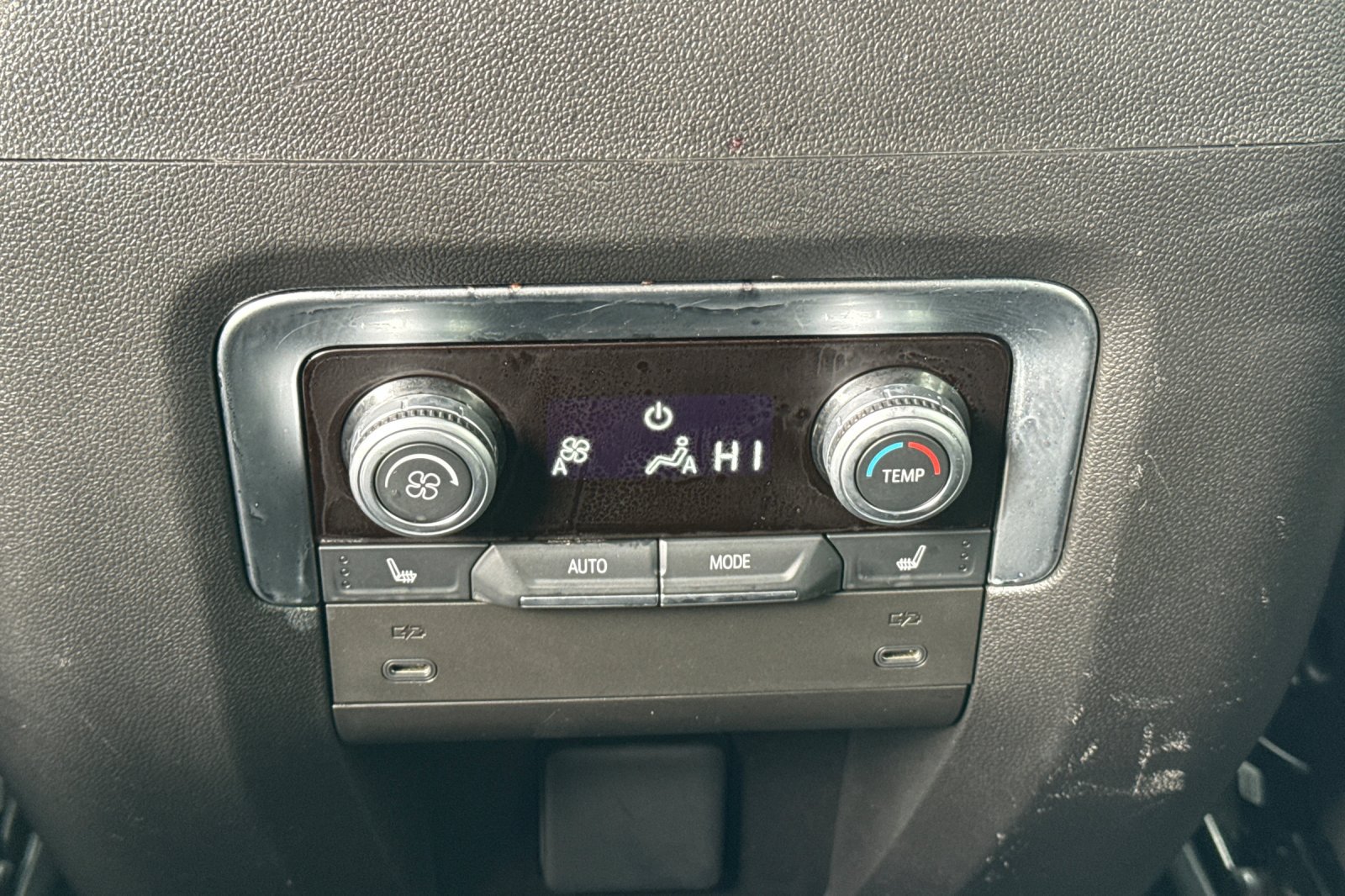 Used 2025 GMC Yukon Denali AWD/4WD image 16