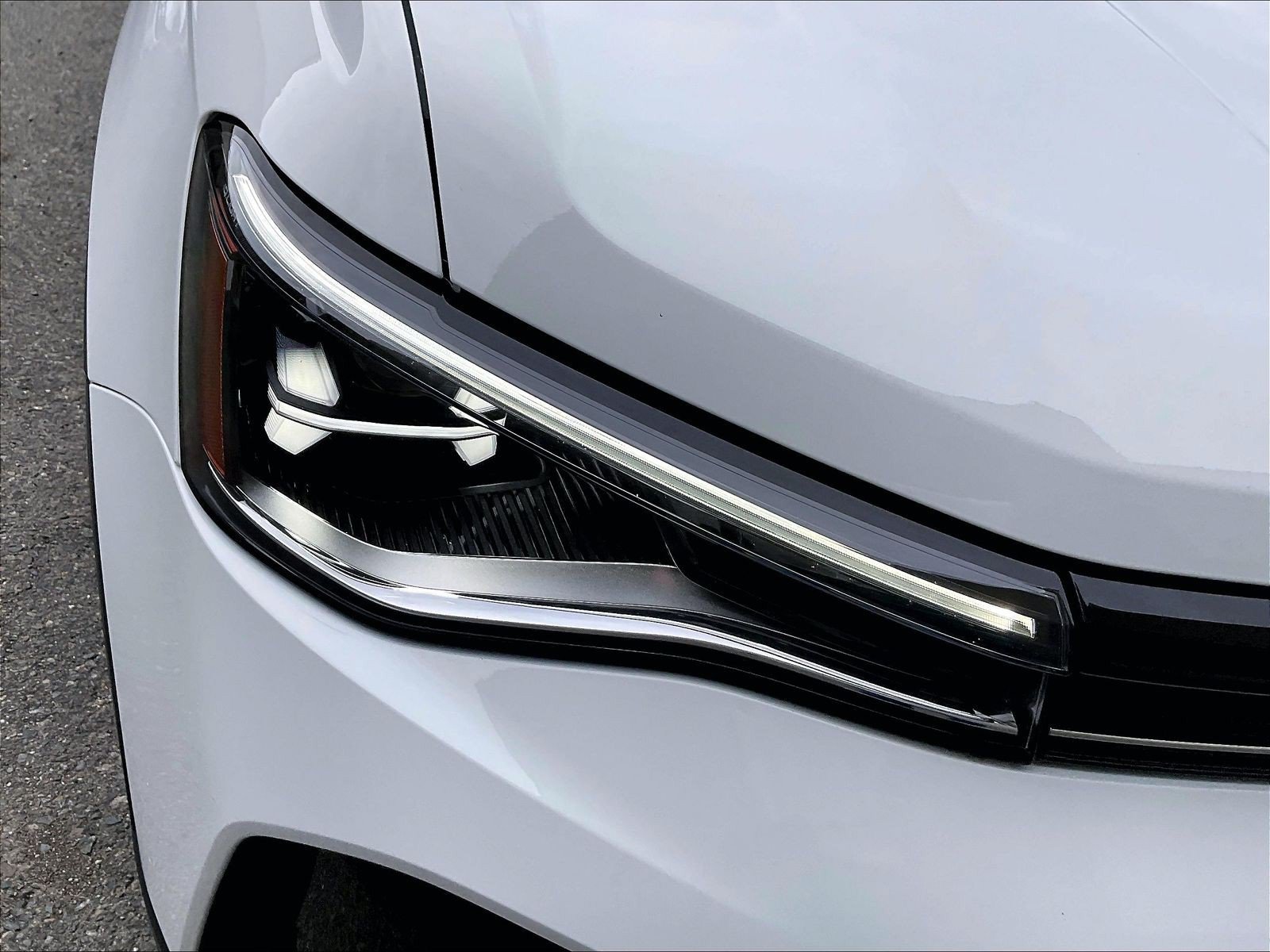 Certified 2025 Volkswagen Taos SE FWD image 27