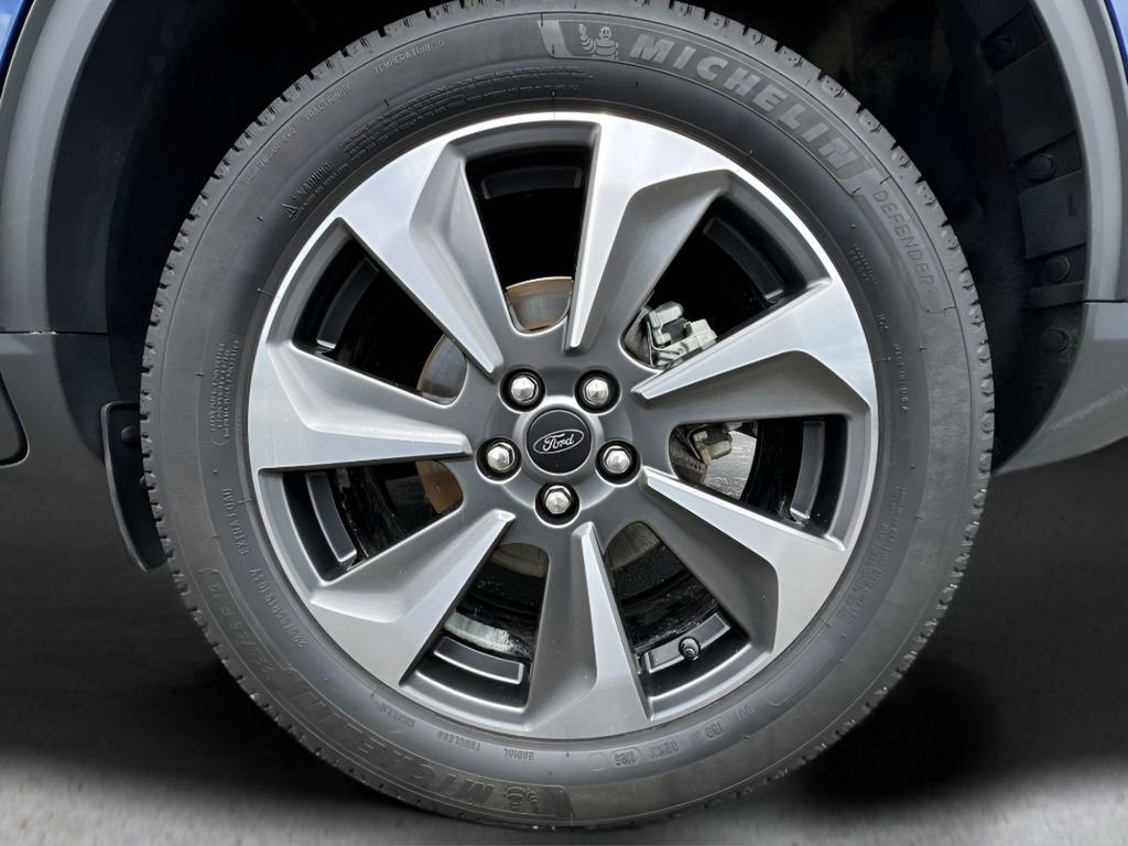 Used 2023 Ford Escape Platinum image 32