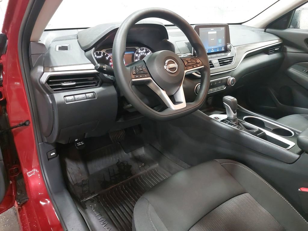 Used 2024 Nissan Altima 2.5 SV image 15