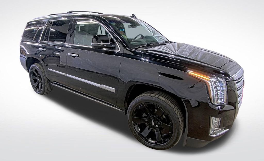 Used 2019 Cadillac Escalade Platinum image 4