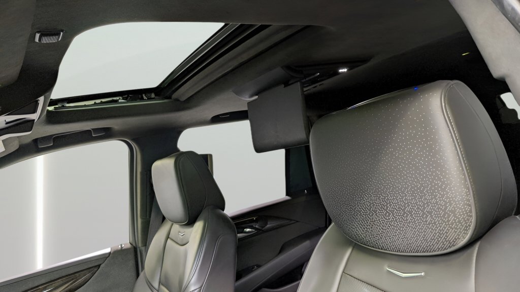 Used 2016 Cadillac Escalade Platinum image 27