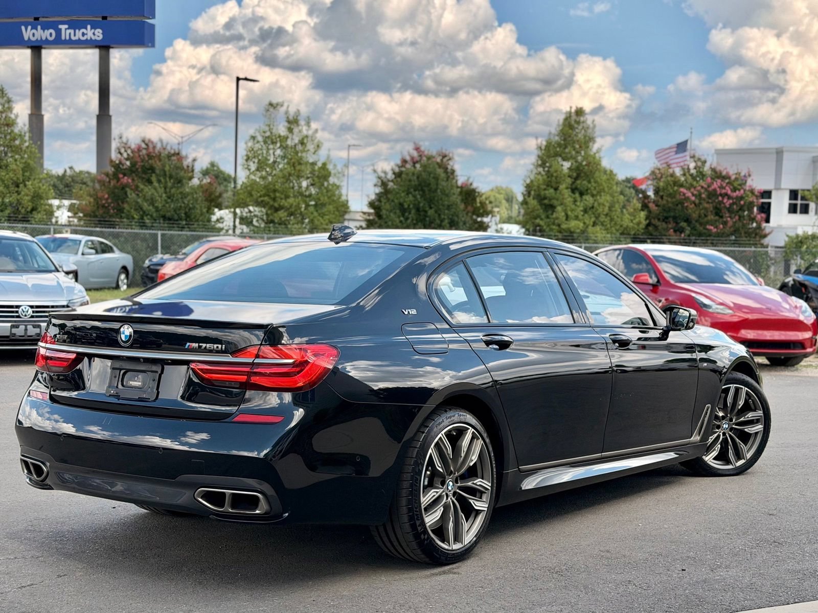 Used 2018 BMW M760i xDrive AWD/4WD image 16