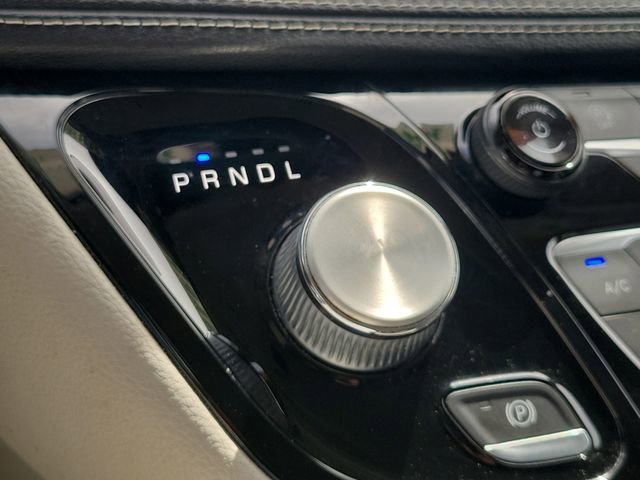 Used 2022 Chrysler Pacifica Touring-L image 26