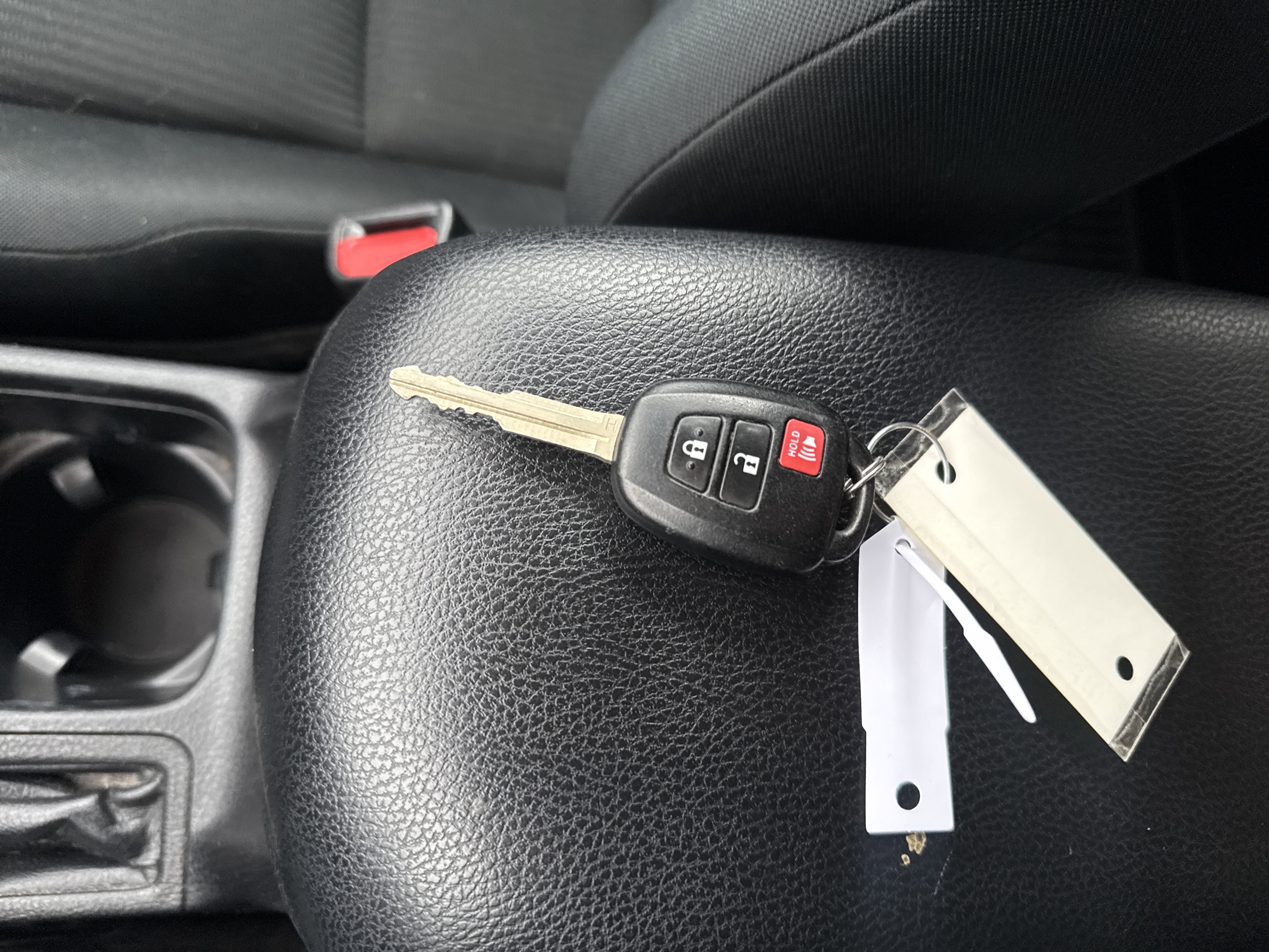 Used 2017 Toyota RAV4 LE image 27