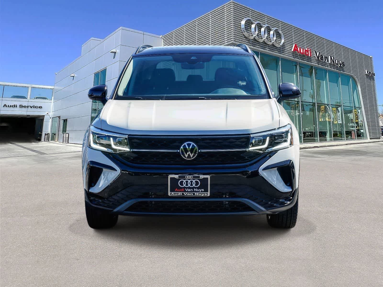 Used 2024 Volkswagen Taos SE AWD/4WD image 6
