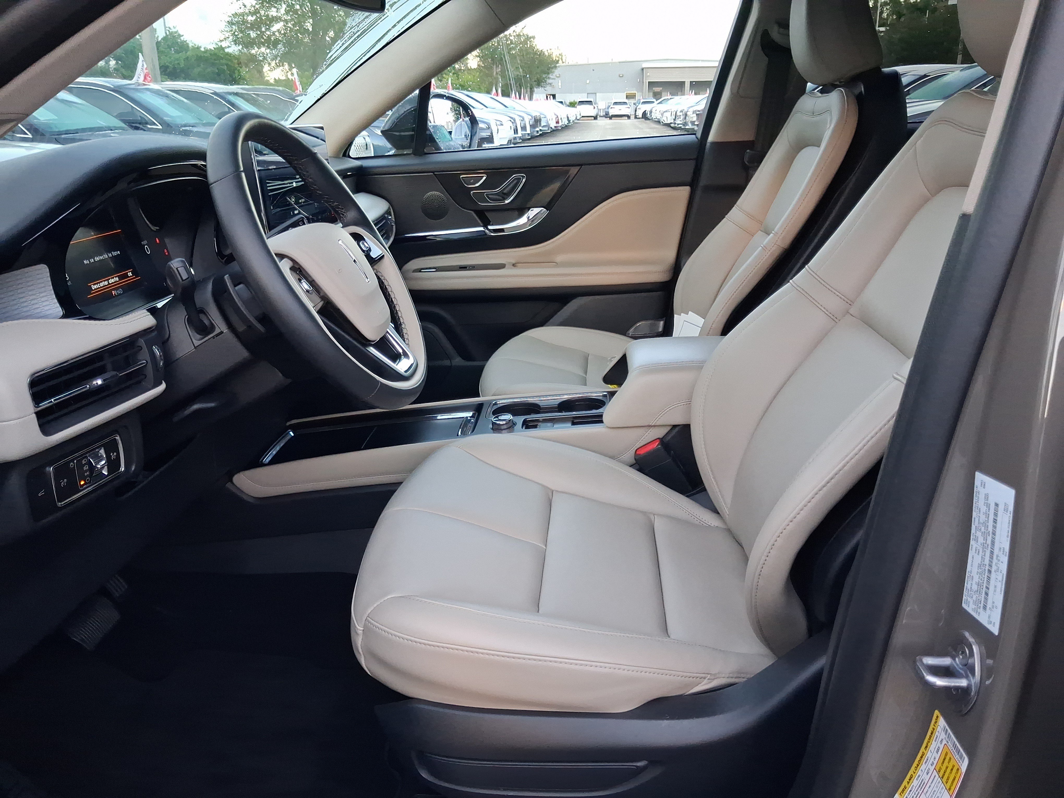 Certified 2025 Lincoln Corsair FWD image 12