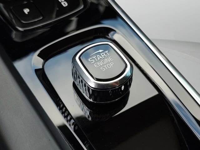 Used 2022 Volvo S60 B5 Momentum w/ Premium Package AWD/4WD image 17