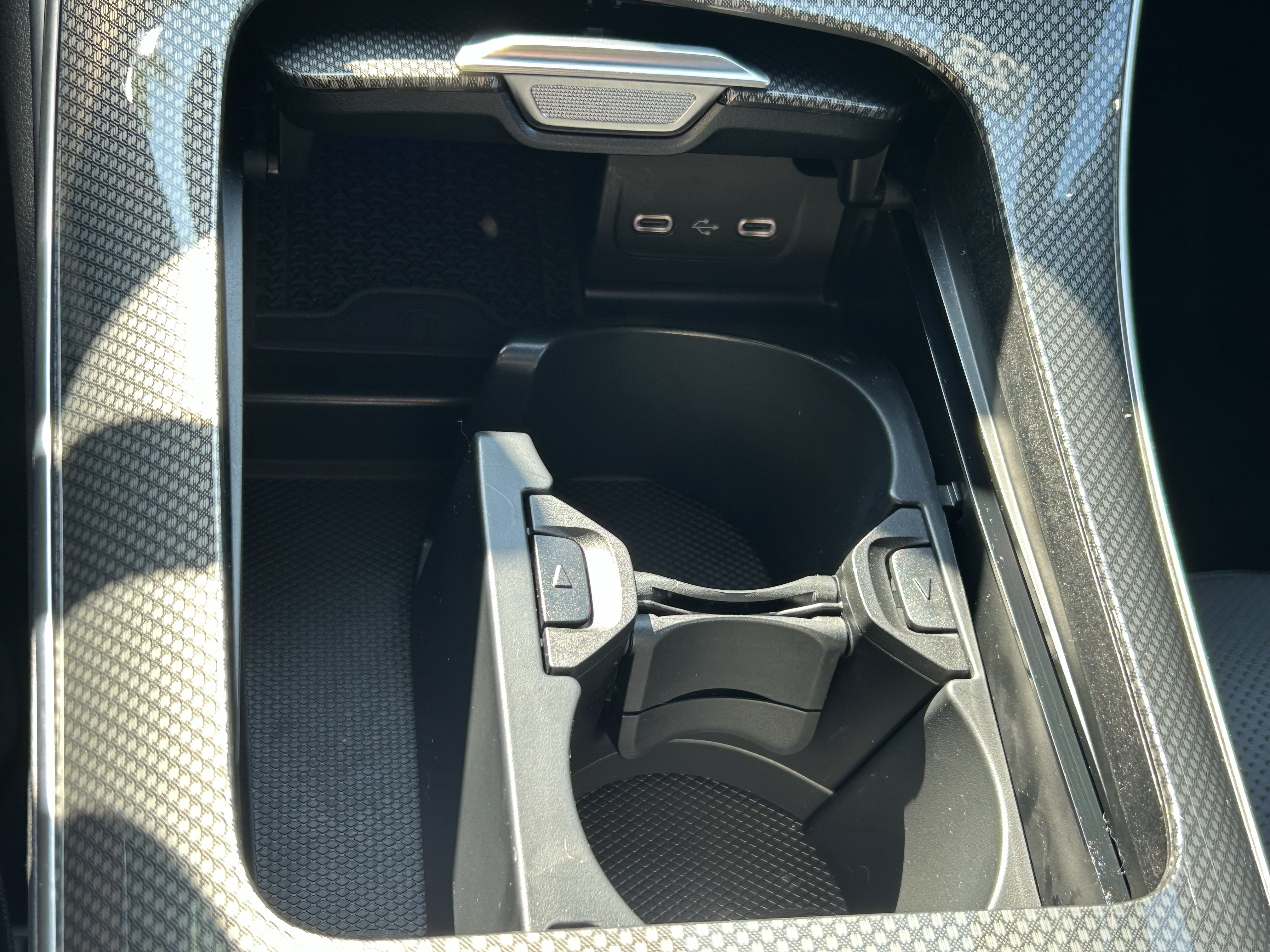 Certified 2025 Mercedes-Benz CLE 300 4MATIC Coupe image 33