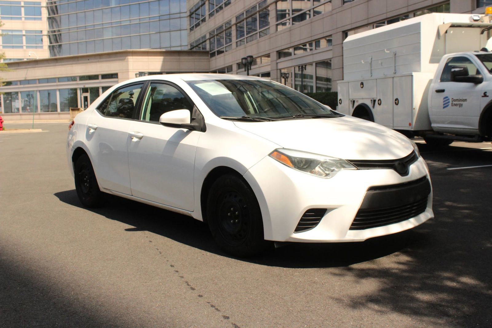 Used 2014 Toyota Corolla LE FWD image 1