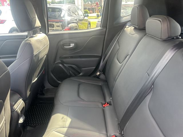 Used 2023 Jeep Renegade Trailhawk w/ Trailhawk Elite Group AWD/4WD image 13