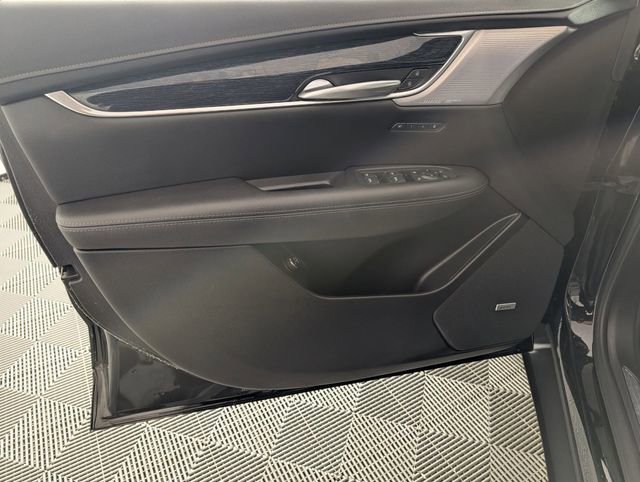Used 2025 Cadillac XT5 Premium Luxury image 10