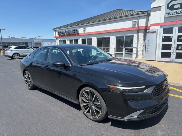 Used 2023 Honda Accord Touring image 1