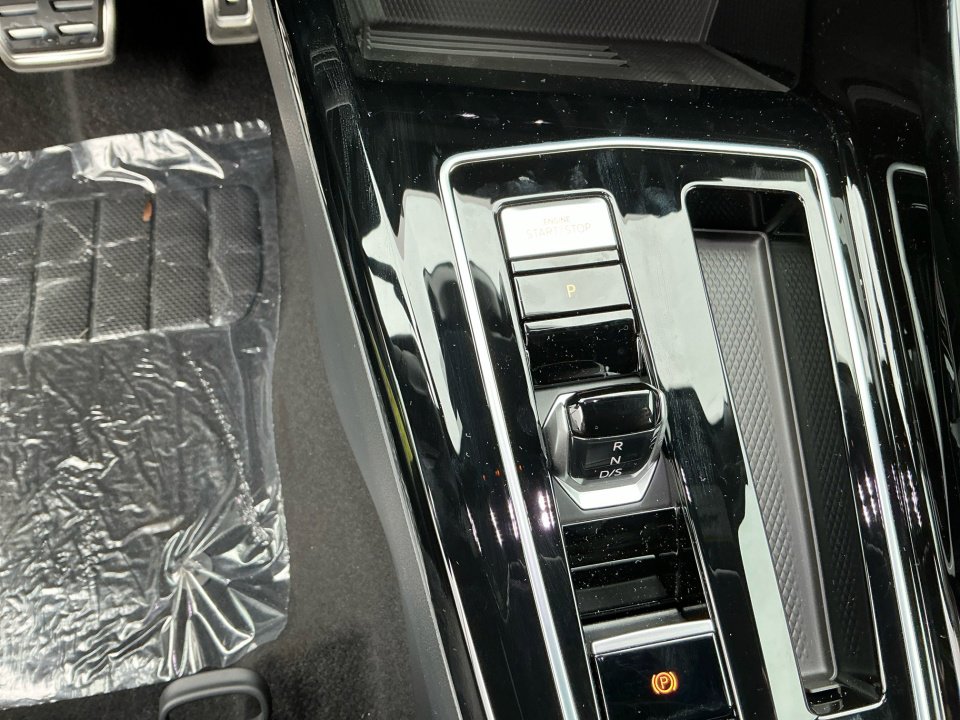 New 2025 Volkswagen GTI SE image 18