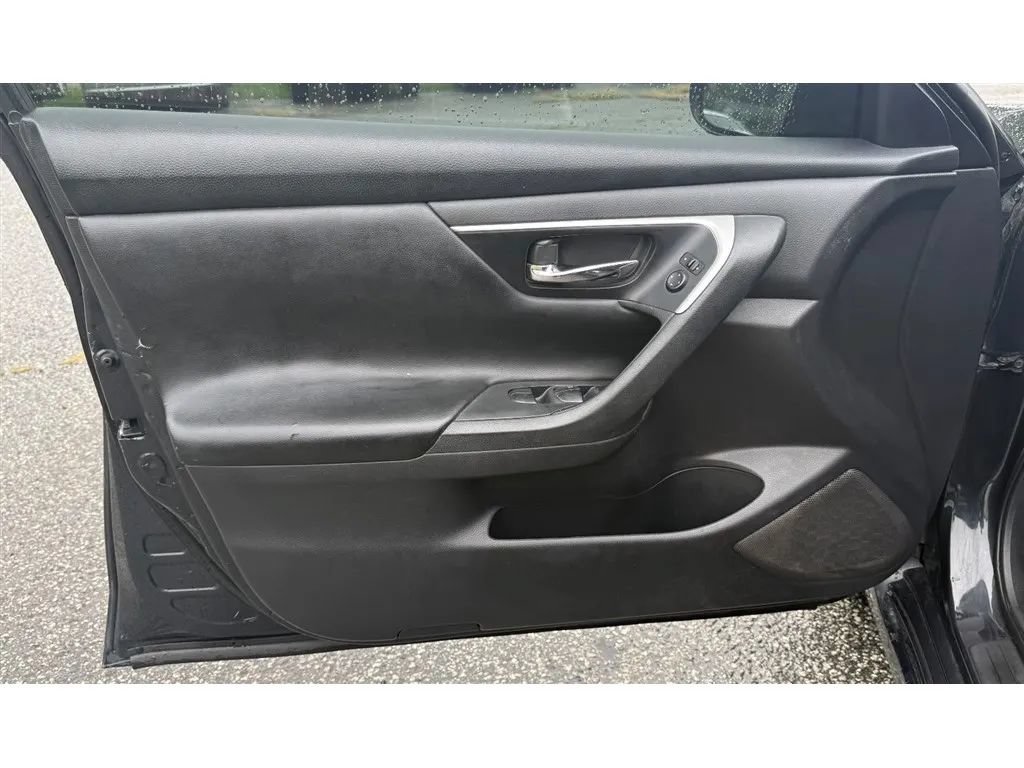 Used 2017 Nissan Altima 2.5 S FWD image 23